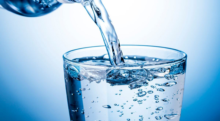 Uống nước hàng ngày tốt cho người bị ung thư tuyến giáp.jpg